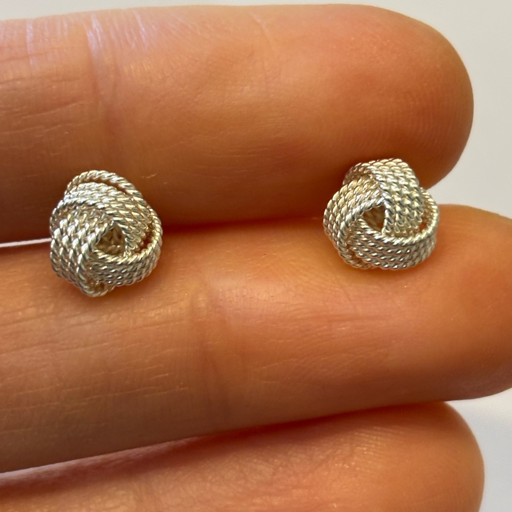 Elegant 925 Sterling Silver 3d 3 Dimensional Love Knot Stud Earrings New 28$